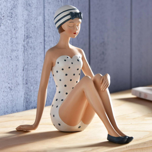 Statuette femme HAZEL assise - becquet - Statue resine design